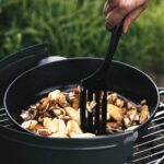 Ø28cm Gusseisenpfanne mit Deckel aus Gusseisen Bräter Schmortopf aus Gusseisen zwei Griffe Servierpfanne