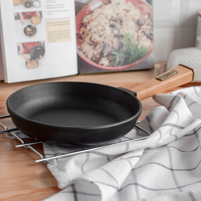 Ø24cm 47mm hoch Gusseisenpfanne Gußeisenpfanne mit Holzgriff und Deckel-Bratpfanne aus Gusseisen