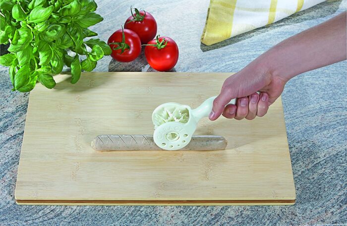 Wurst-Roller Grill Bratwurst Grillzubehör BBQ Wursteinschneider